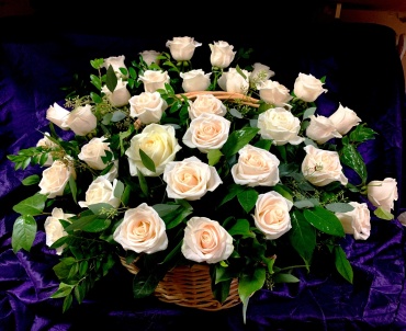Posy basket with White roses