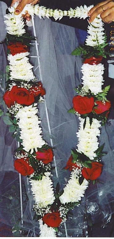 White and Red Garland